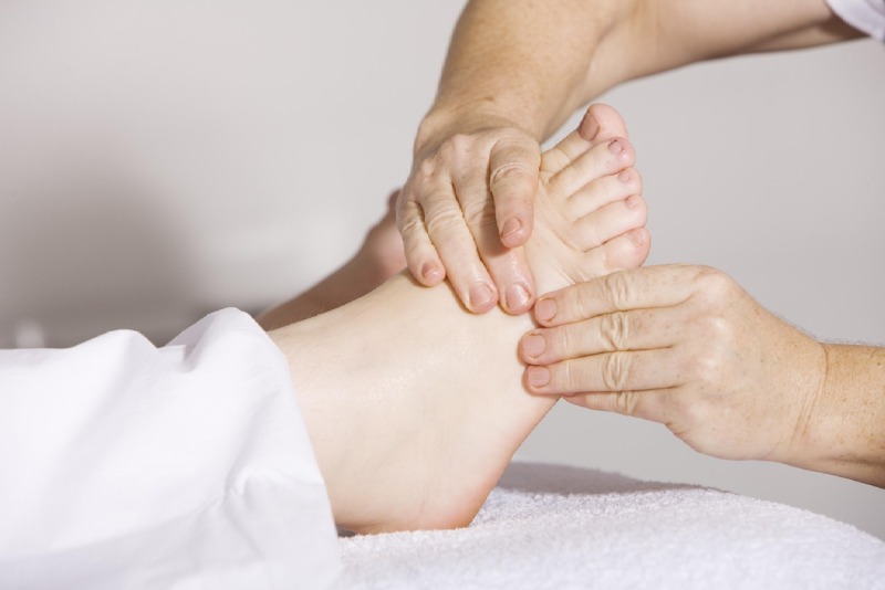 physical-therapy-2133286_1280.jpg