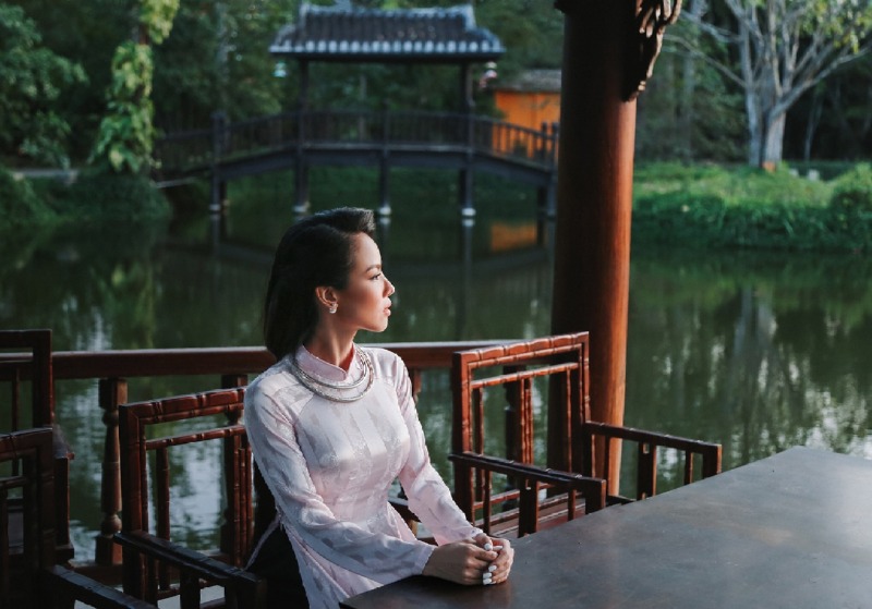 woman-7115624_1280.jpg
