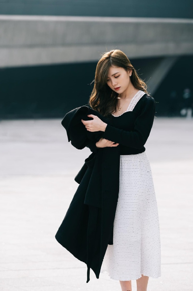 woman-6482214_1280.jpg