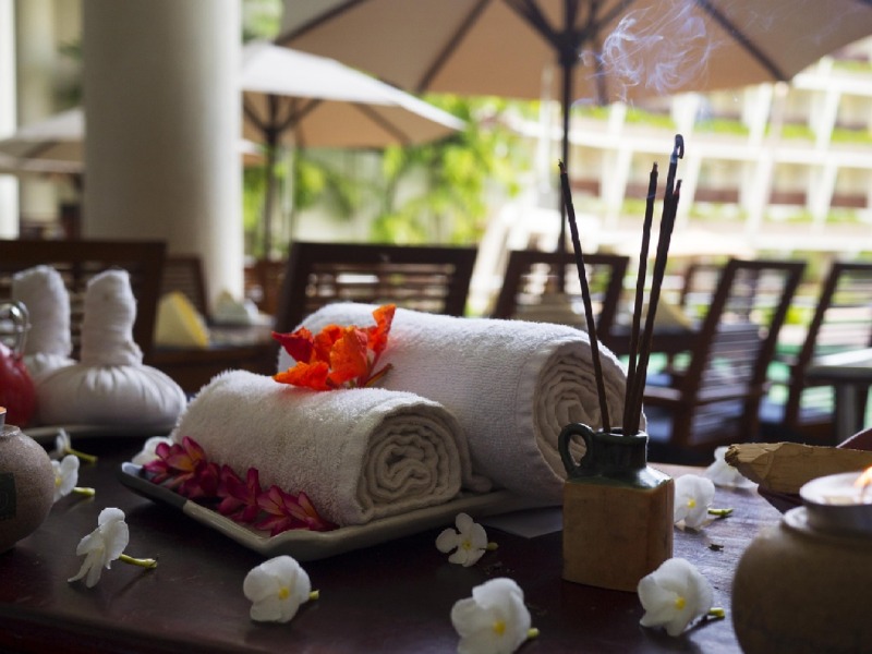 massage-therapy-1731456_1280.jpg